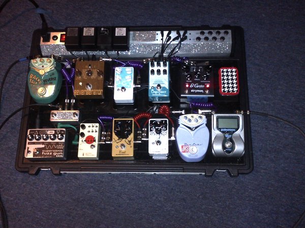 pedal board 10-30-12.JPG