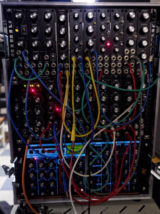 P101438520150101_036_DxO_web.jpg (151.55 KiB) Viewed 4292 times Live synth rig.