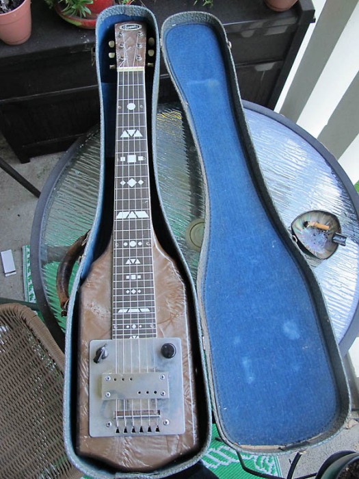 I also found this old supro lap steel that I forgot I had. Think it's from the 50's.