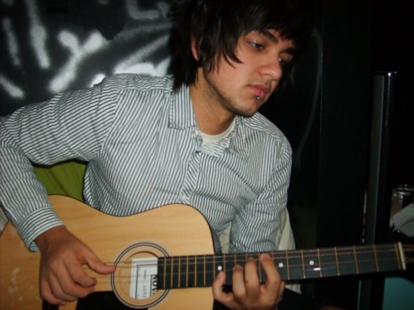 acooostic.jpg (53.78 KiB) Viewed 4224 times Me and an acoustic, you can see melted candle wax on it and it truly looks like jizz.