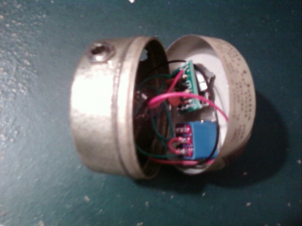 Very tight wiring, there ended up being no room for a battery!