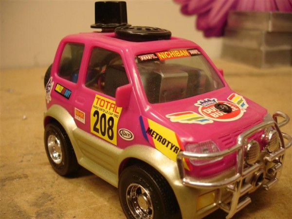 Bubble gum container, 1" speaker up top, 3" ground pounder down below, 1 watt circuit