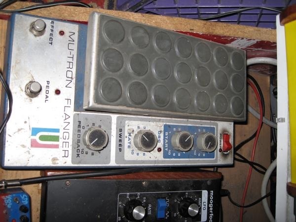Mutron Flanger best/favorite flanger i've ever heard.$7.00 yard sale (early 90's) along with a script MXR 100 phaser for $5.00.This was the biginning of my GAS.