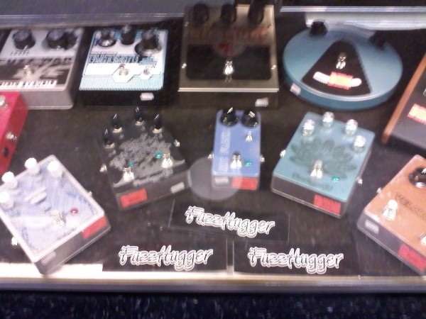 Pedal Case Fuzz Hugg Love
