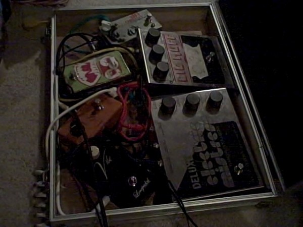 pedalboard 2.jpg (56.72 KiB) Viewed 1771 times pedals