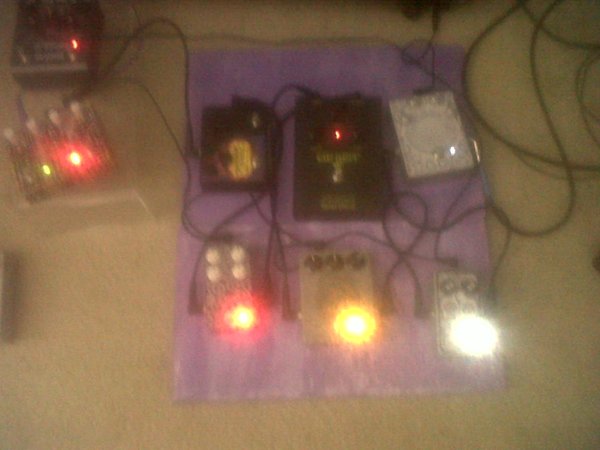 fuzzies.jpg (63.4 KiB) Viewed 756 times Ehx Black Finger > Ehx 2ube > Algal Bloom > Dead Hipster > Fingerprint > Black Muff > Algal Bloom > Dinosaur Fuzz > Snowdrift > El Capistan > 66 Kalamazoo Reverb 12 + 65 Kalamazoo Model II...