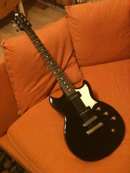 Reverend Daredevil. This guitar gets really heavy sounding with the bass contour knob. Great guitar.