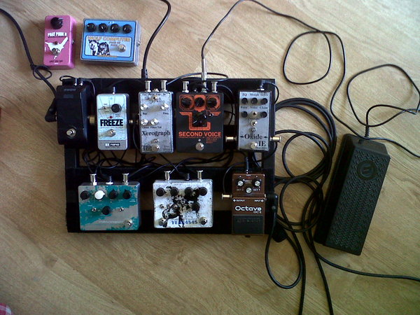 Pedalboard 121010.jpg