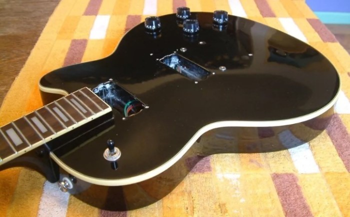 you've seen a lot of M-75 bodies here...this is to illusatrate the generally good condition.